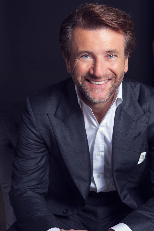 Robert Herjavec clique e saiba sobre o CEO do Herjavec Group